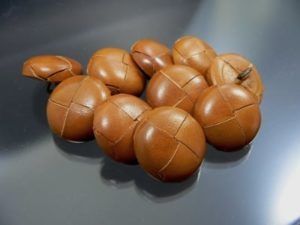 Lederknopf