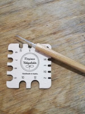 Nadelmaß für Häkelnadel Holz