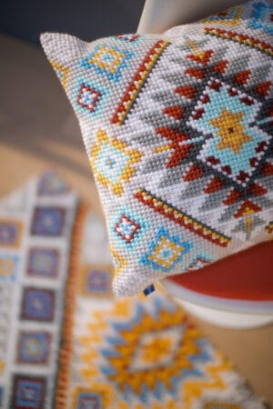 Polsterstickpackung ethnisches Muster 40 x 40 cm